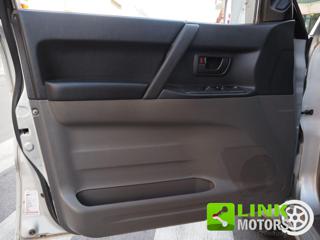 MITSUBISHI Pajero usata 23