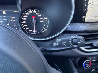 ALFA ROMEO Stelvio usata, con Sensore di luce