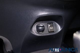 TOYOTA Yaris usata 29