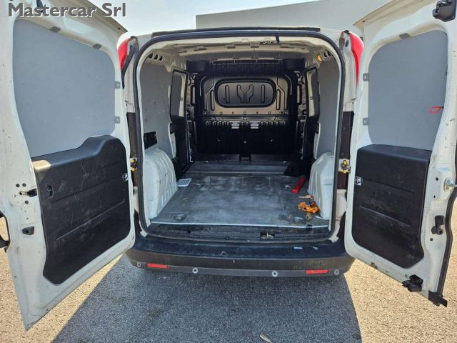 FIAT Doblo usata, con Park Distance Control