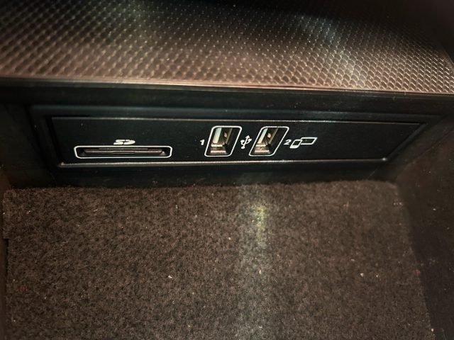 MERCEDES-BENZ C 200 usata, con Fendinebbia