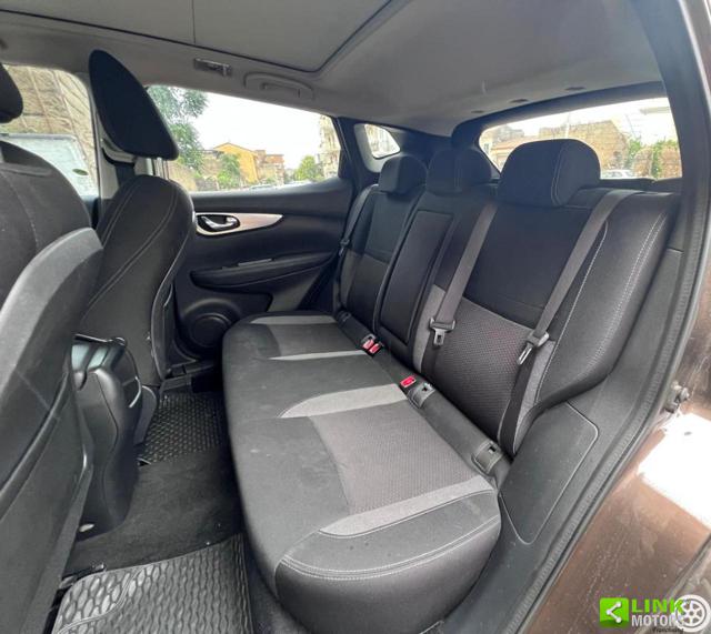 NISSAN Qashqai usata, con Sensori di parcheggio anteriori