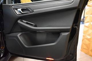 PORSCHE Macan usata 66