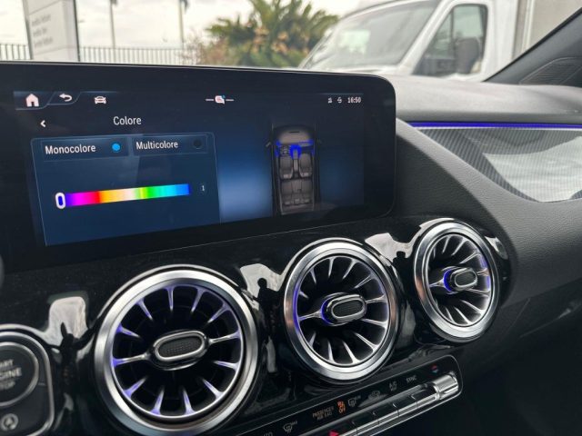 MERCEDES-BENZ GLA 200 usata, con Sedili riscaldati