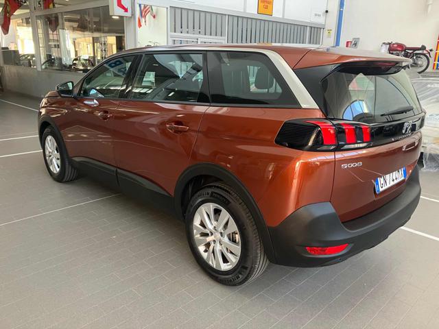 PEUGEOT 5008 usata, con Airbag laterali
