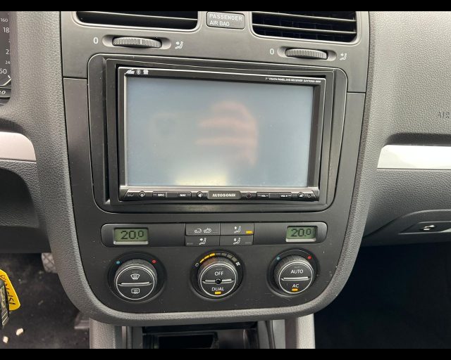 VOLKSWAGEN Jetta usata 21