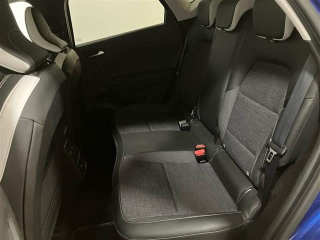 RENAULT Captur usata, con Volante in pelle