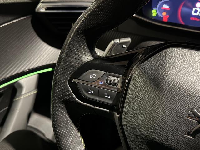 PEUGEOT 2008 usata, con Sistema di navigazione