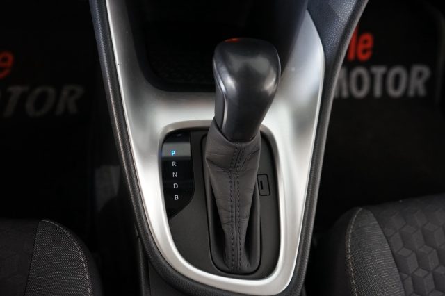 TOYOTA Yaris usata, con Bluetooth