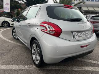 PEUGEOT 208 usata, con Alzacristalli elettrici