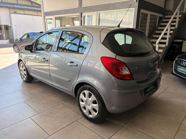 OPEL Corsa usata, con Boardcomputer