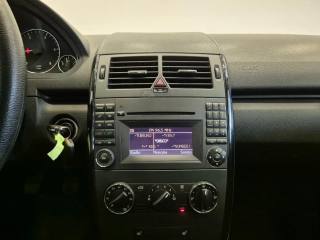 MERCEDES-BENZ A 160 usata, con Volante multifunzione