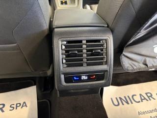 VOLKSWAGEN Golf usata, con USB
