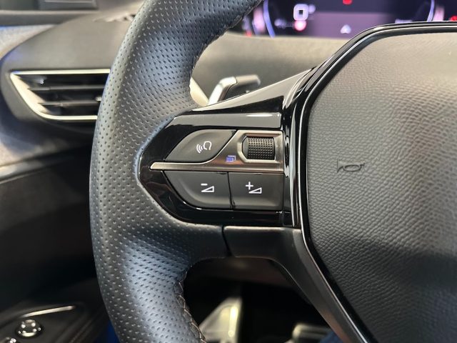 PEUGEOT 5008 usata, con Portellone posteriore elettrico