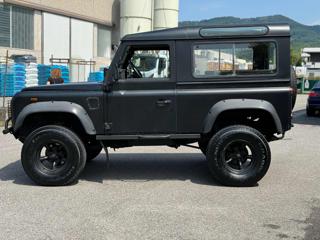 LAND ROVER Defender usata 2