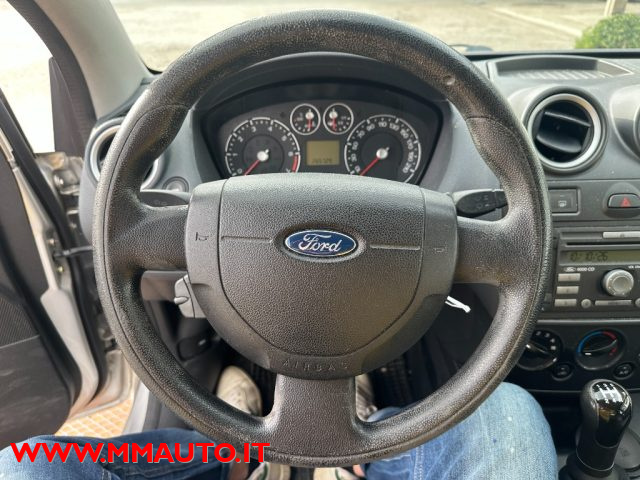FORD Fiesta usata, con Specchietti laterali elettrici