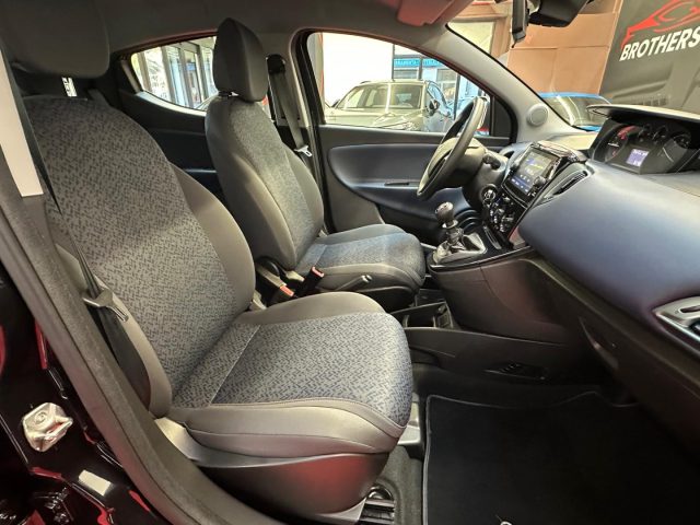 LANCIA Ypsilon usata, con Fendinebbia