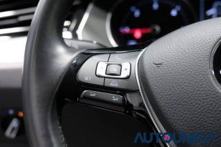VOLKSWAGEN Passat Variant usata, con Volante multifunzione