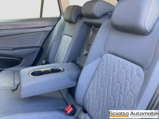 VOLKSWAGEN Golf Variant usata, con Fari LED