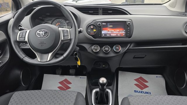 TOYOTA Yaris usata, con Specchietti laterali elettrici