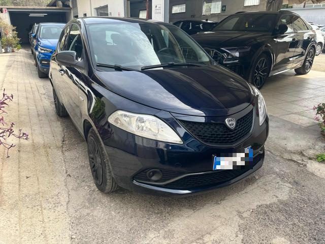 LANCIA Ypsilon usata, con Airbag