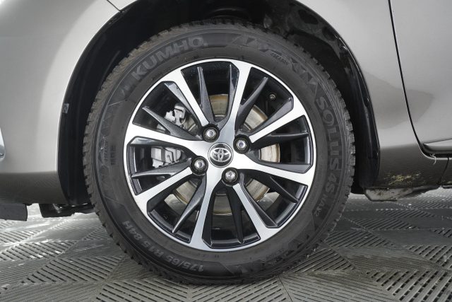 TOYOTA Yaris usata 7