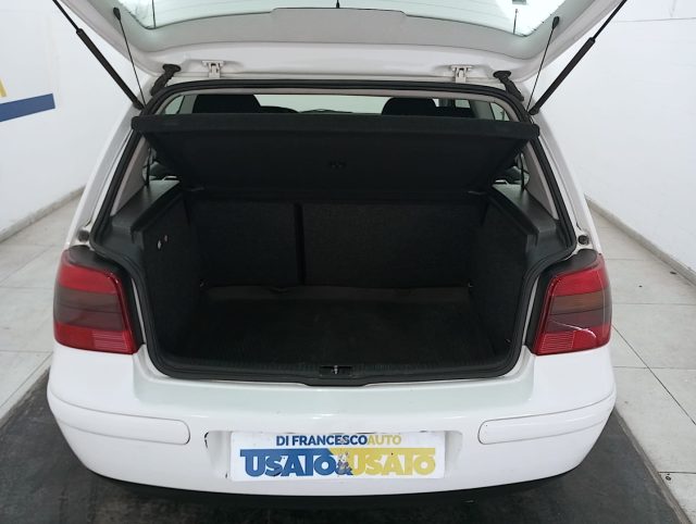 VOLKSWAGEN Golf usata, con Autoradio