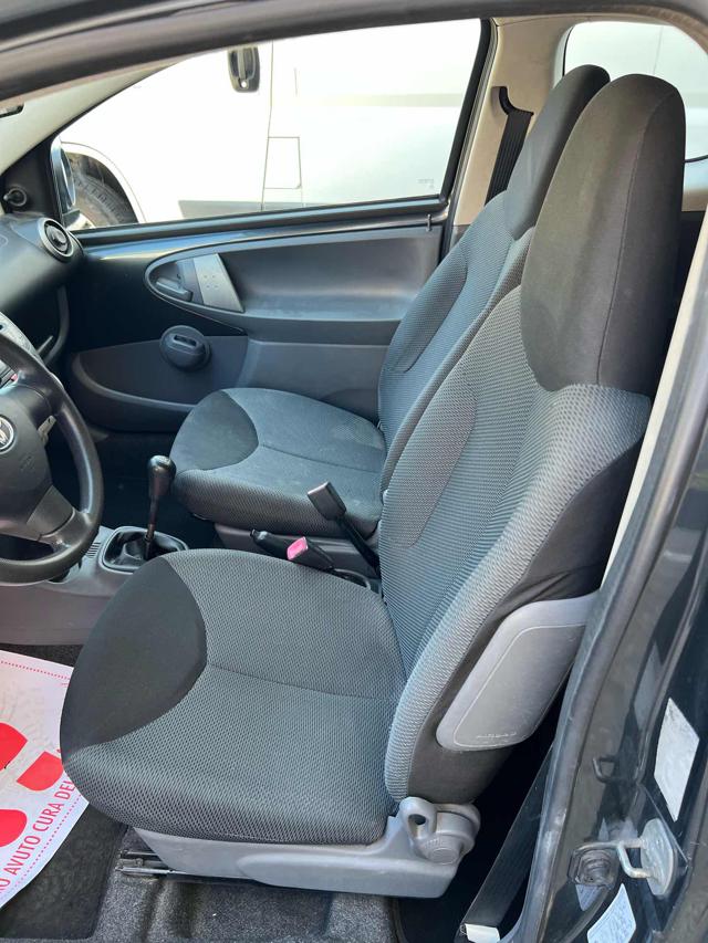 TOYOTA Aygo usata, con Autoradio digitale