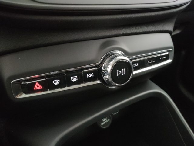 VOLVO XC40 usata, con Volante in pelle