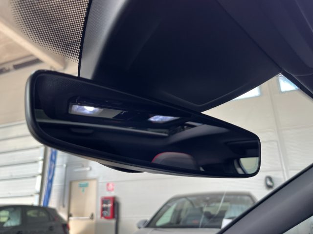 VOLKSWAGEN Golf usata, con Leve al volante