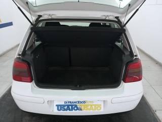 VOLKSWAGEN Golf usata, con Autoradio