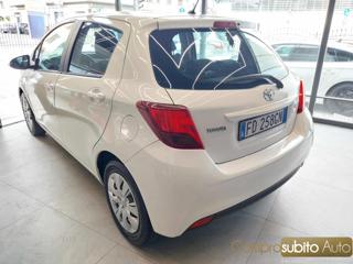 TOYOTA Yaris usata, con Autoradio