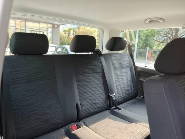 VOLKSWAGEN Caravelle usata, con Sensori di parcheggio posteriori