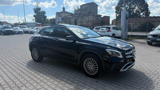 MERCEDES-BENZ GLA 200 usata, con Airbag