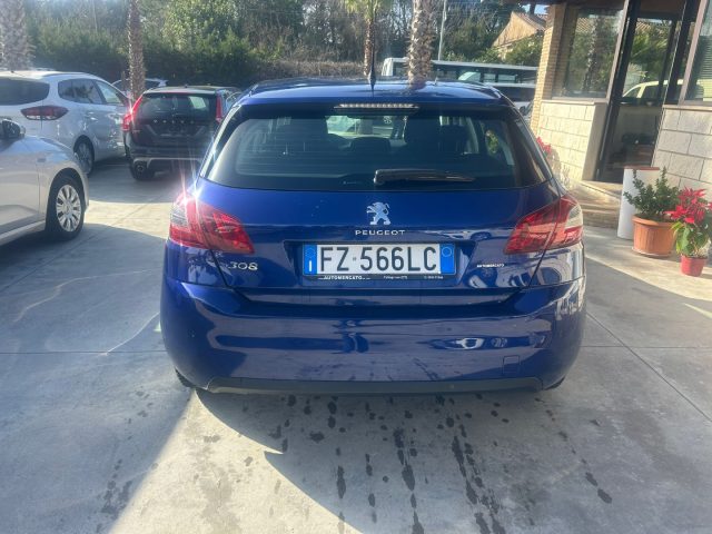 PEUGEOT 308 usata, con Autoradio