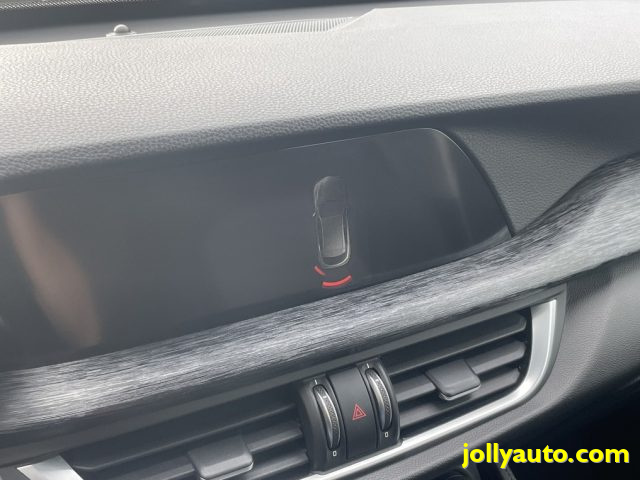 ALFA ROMEO Stelvio usata, con Sensori di parcheggio anteriori