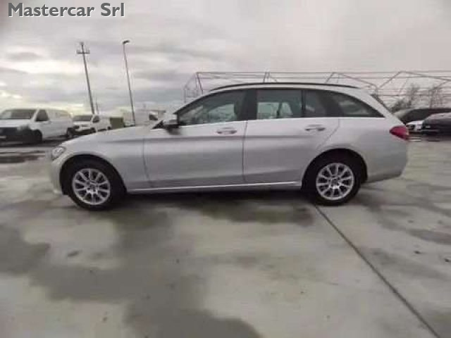 MERCEDES-BENZ C 200 usata, con Chiusura centralizzata