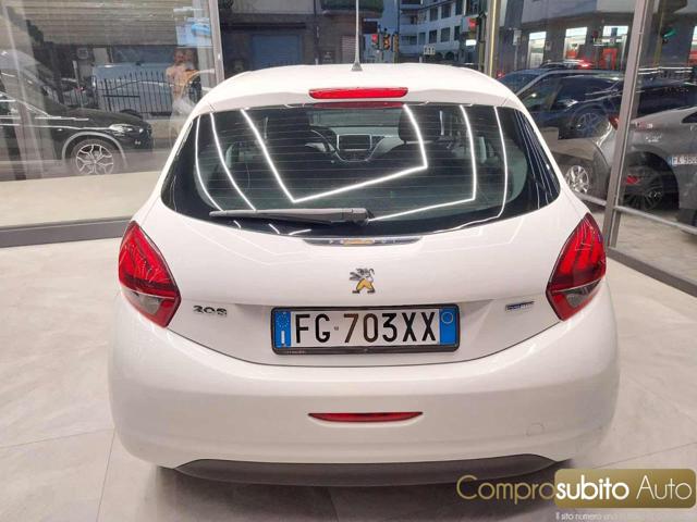 PEUGEOT 208 usata, con Autoradio