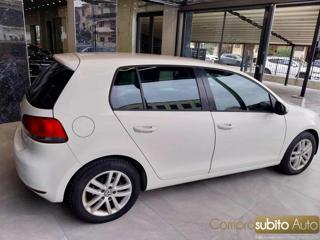 VOLKSWAGEN Golf usata, con Autoradio