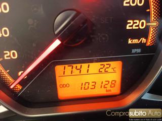 TOYOTA Yaris usata 25