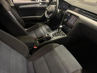 VOLKSWAGEN Passat Variant usata, con Climatizzatore