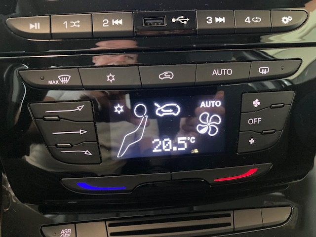 LANCIA Ypsilon usata, con Controllo automatico clima