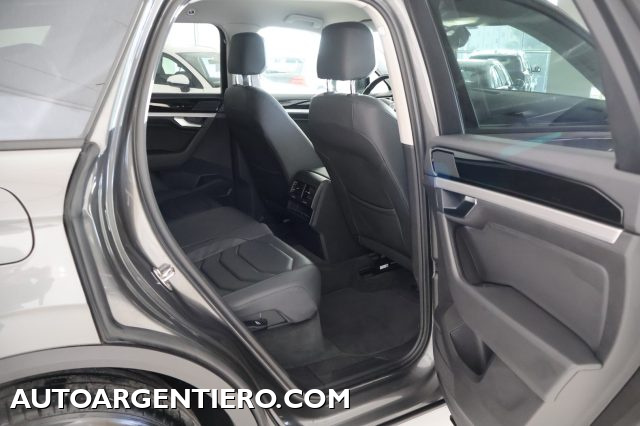 VOLKSWAGEN Touareg usata, con Bracciolo