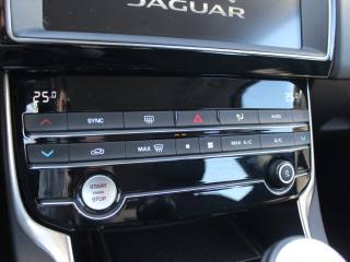 JAGUAR XE usata, con Volante multifunzione