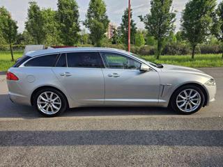 JAGUAR XF usata, con Autoradio