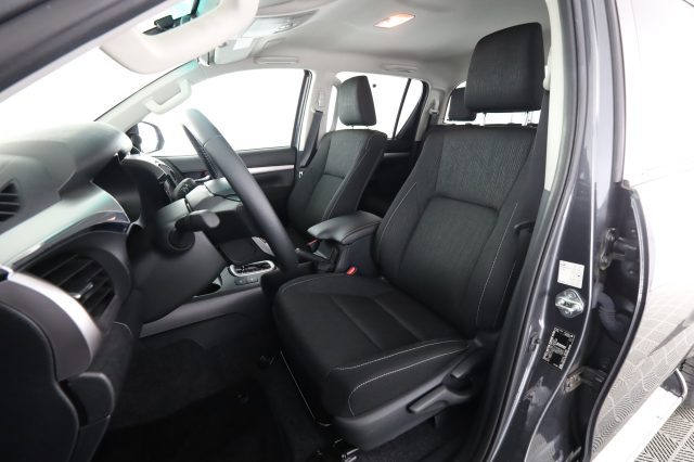 TOYOTA Hilux usata 2