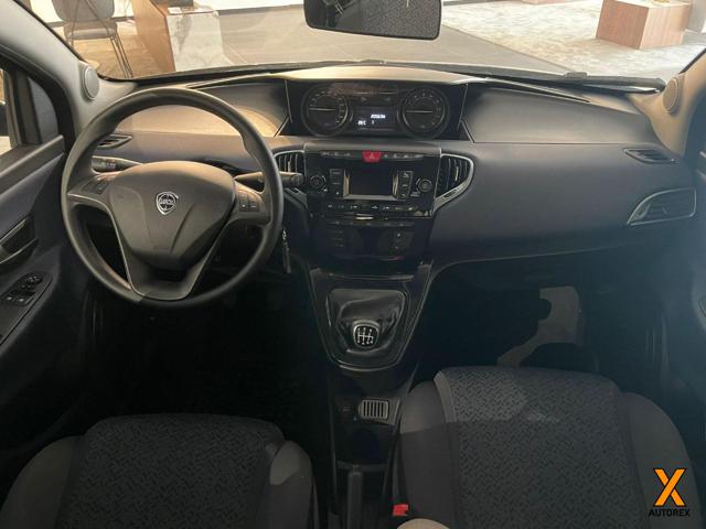 LANCIA Ypsilon usata, con Park Distance Control