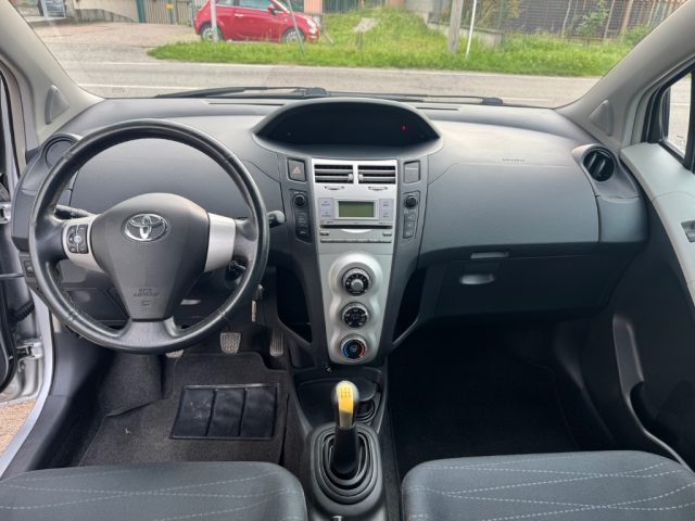 TOYOTA Yaris usata 14