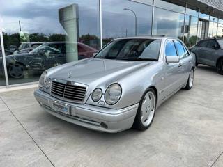 MERCEDES-BENZ E 55 E55 AMG 5.5 v8 Tetto navi Pdc iscritta asi