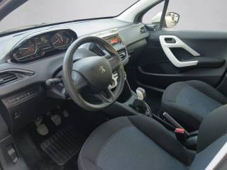 PEUGEOT 208 usata, con Autoradio